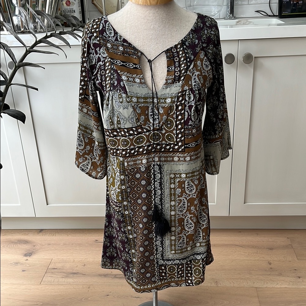 VGUC Megan de Toi brown black grey romantic print round tie neck bell sleeve